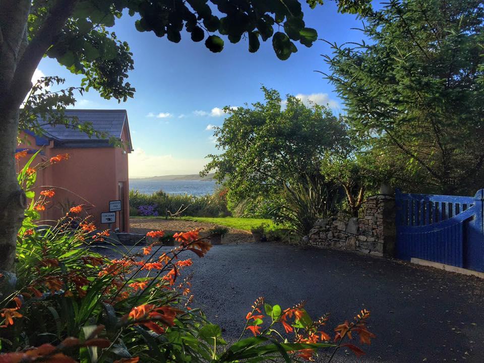 Dolphin Beach House Hotel Clifden Exterior foto