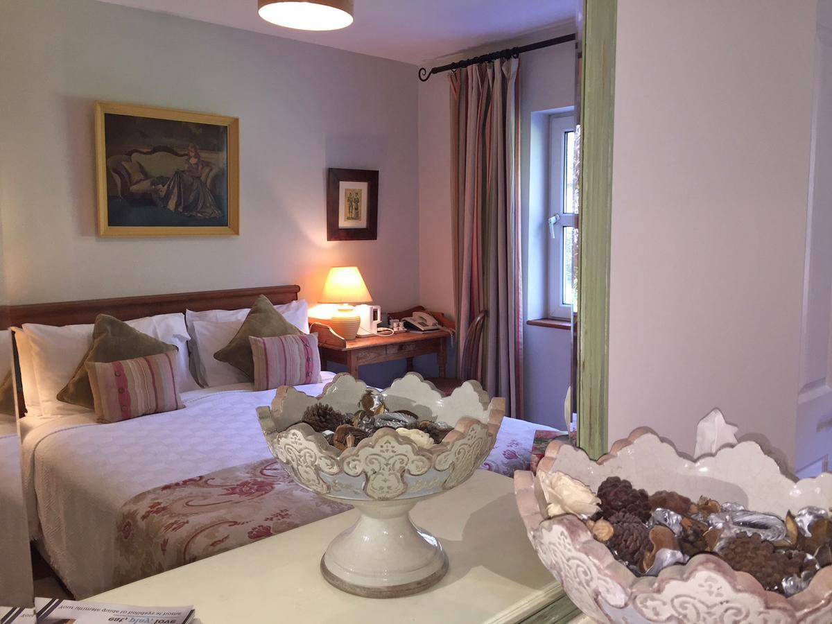 Dolphin Beach House Hotel Clifden Exterior foto